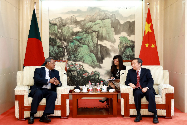 何建中会见孟加拉国外交部海洋事务秘书一行