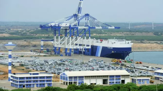 斯里兰卡将向中资企业出售港口