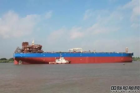 中海工业（江苏）两艘阿芙拉系列油轮出坞