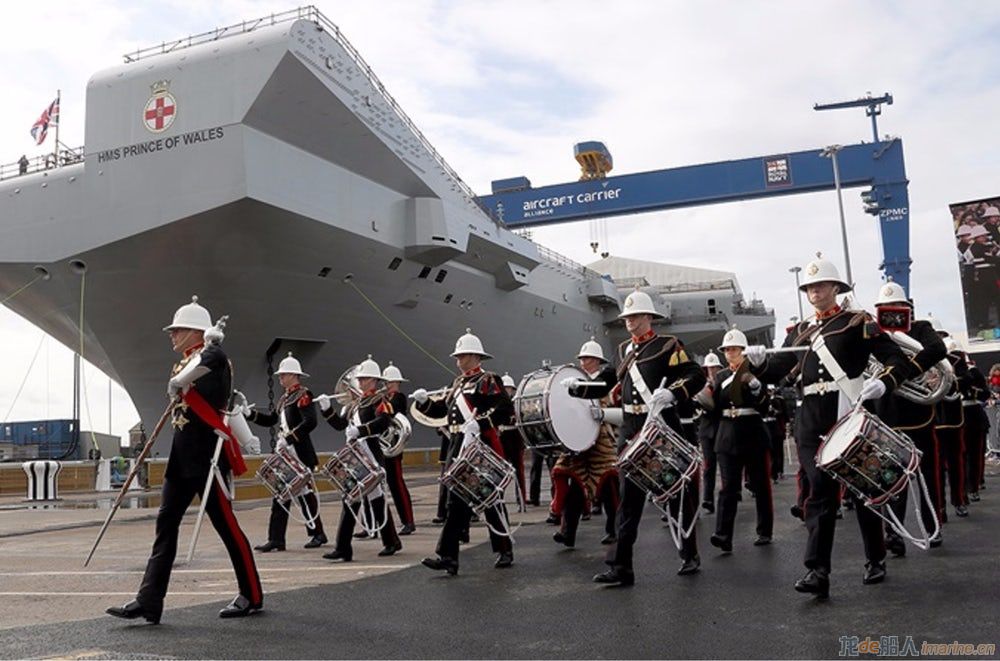 英国“威尔士亲王”号航空母舰举行正式命名仪式 