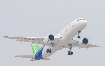 新媒：C919获大批订单 双雄垄断格局即将告终