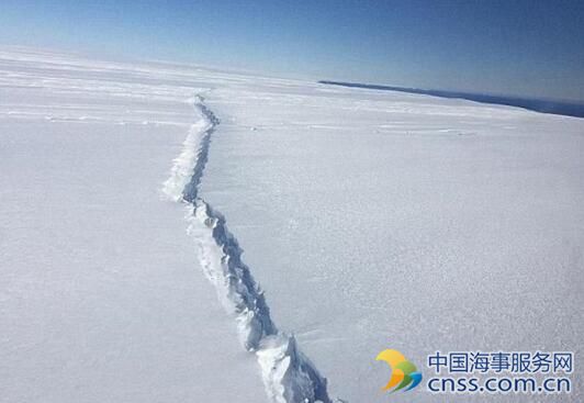南极冰川再度大崩裂 浮冰足有3个香港岛大小