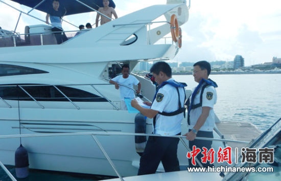 三亚海事局全面开展节前涉客船舶安全大检查