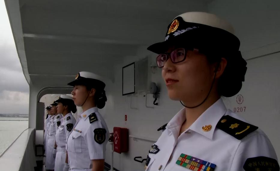 中国海军和平方舟医院船首访刚果（布）