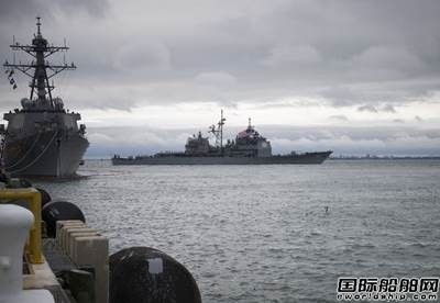 美国海军部署“蒙特利”号导弹巡洋舰