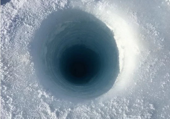 南极独特脆弱的生态近况如何？探险家打洞潜入海底