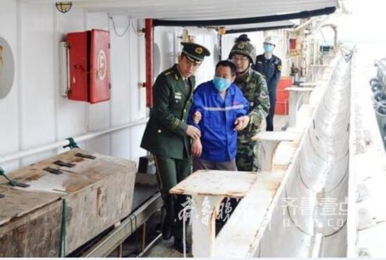 船员突发心绞痛，蓬莱边检站开通“绿色通道”急救