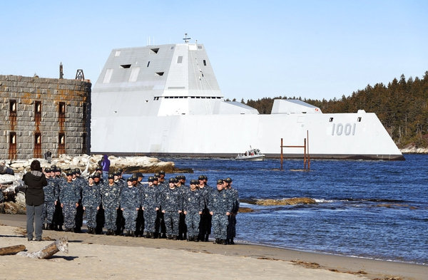 美国海军第二艘DDG1000科幻战舰首次海试