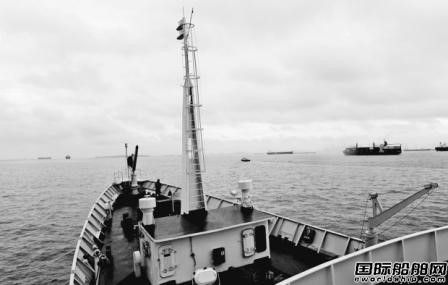 “实验３”号科考船进入马六甲海峡