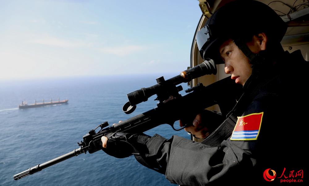 中国海军护航编队成功为世界粮食计划署船舶护航【组图】