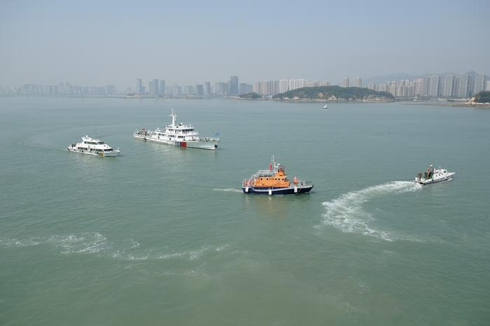 厦门市海上搜救中心举行“两岸直航大型客船海上遇险联合搜救应急演练”