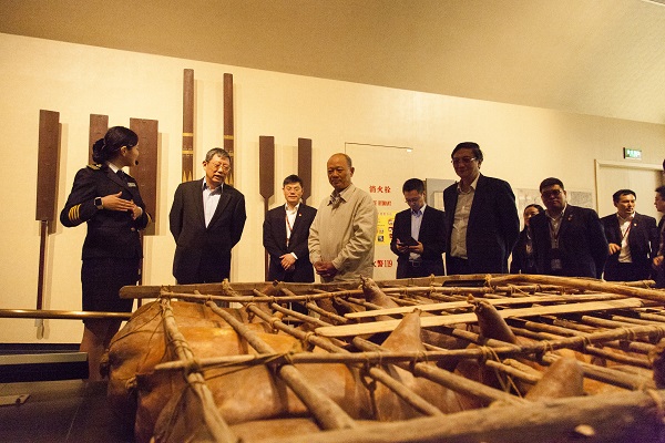 上海市原市长杨雄一行到中国航海博物馆视察