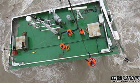 一艘杂货船在长江口沉没3人失踪