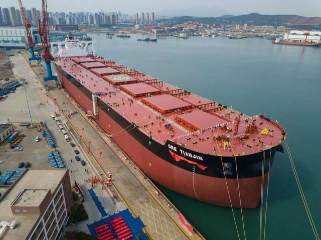中国40万吨“海上巨兽”交付 多国排队购买