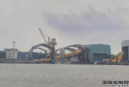 印度船厂龙门吊被风吹倒砸了在建护卫舰