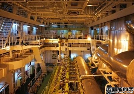 扬州中远海运重工9400TEU系列集装箱船收官