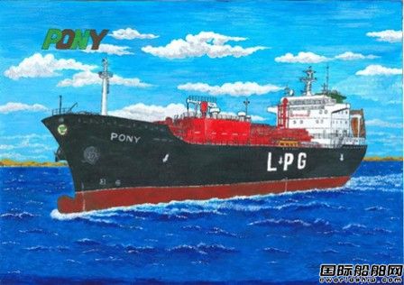 江南造船13000立方米LPG船首制船入坞