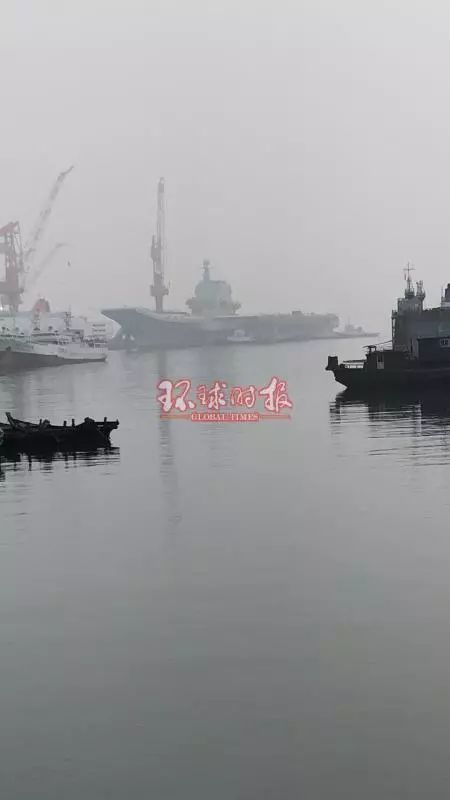 中国首艘国产航母离港海试!
