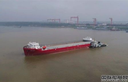 双柳武船2艘13000吨甲板运输船离厂下水