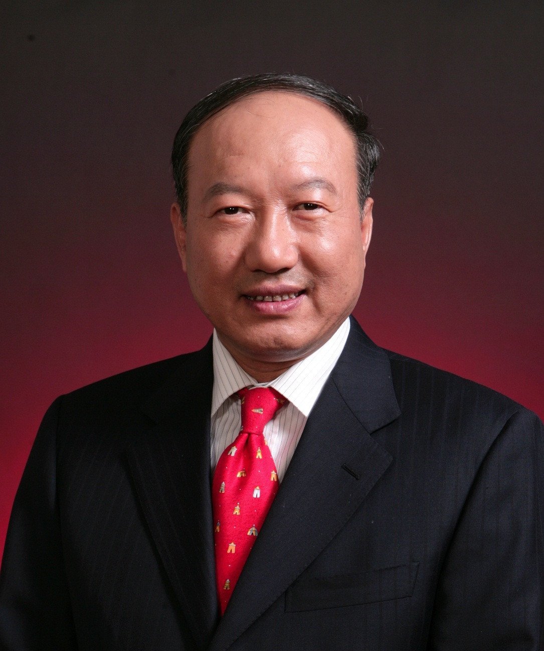 海航集团：选举陈峰兼任海航集团董事局董事长