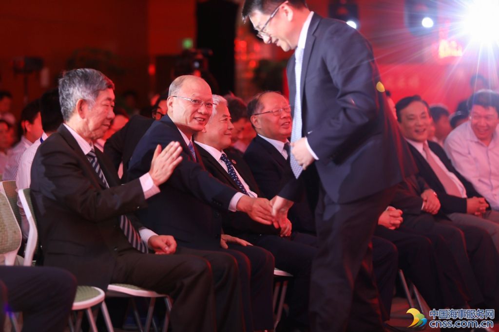 揭榜嘉宾准备上台