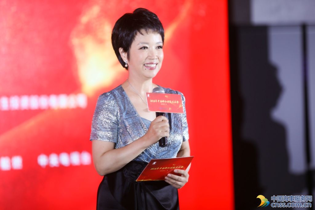 央视著名主持人黄薇