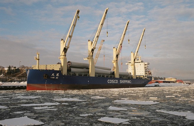 COSCO’s Heavy-Lift Ship Crosses Northern Sea Route