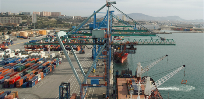 Chinese ice-class cargo ship arrives at French port