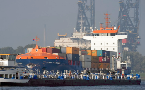  鹿特丹港今年上半年货物总吞吐量下降2.2%