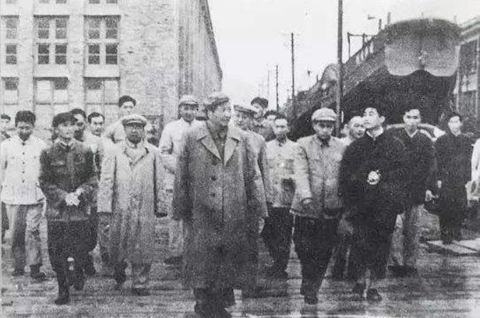 60年前，伟大领袖视察造船厂；60年后，“芜湖造”舰艇磅礴下水！