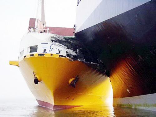事故丨集装箱船撞上渡轮,两船菲律宾海域被扣留调查！