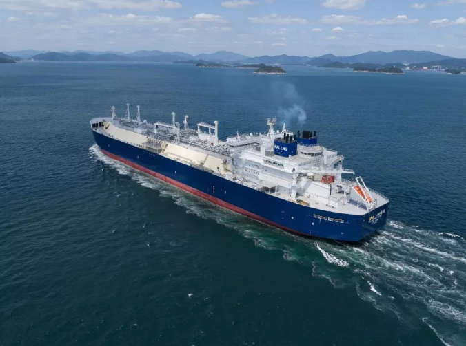 中远海运能源亚马尔冰区LNG船VLADIMIR VIZE轮交付营运