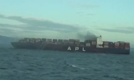 APL旗下一艘集装箱船发生大火