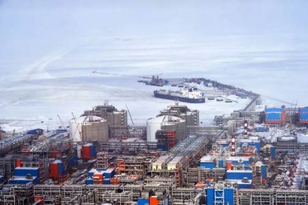 俄罗斯破冰LNG船下单在即！中国船企有戏