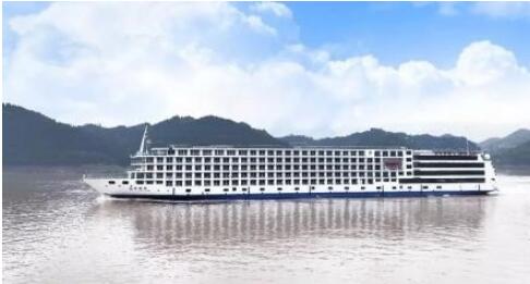 中江船业建造长江上最大豪华游轮试航