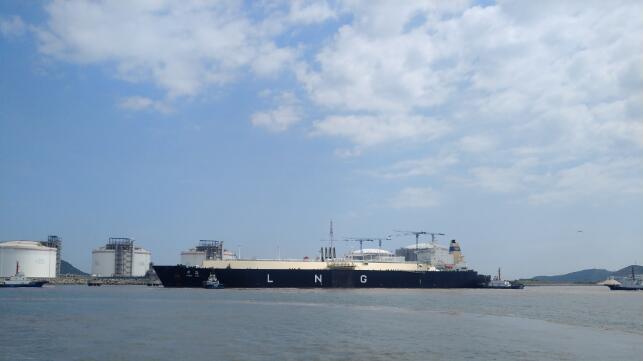 “利奇马”过后，首艘LNG船舶安全靠泊洋山港