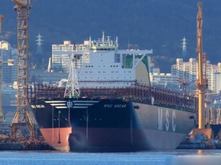 世界最大集装箱船地中海古尔松号完成中国至欧洲首航