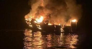 美国加州一艘潜水船失火8人死亡26人失踪