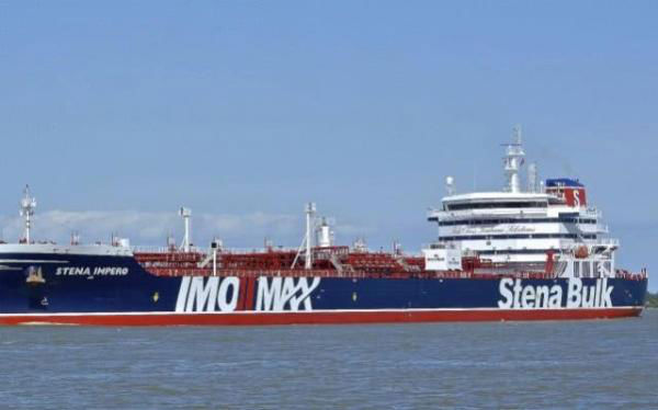 伊朗宣布释放被扣英国油轮部分船员