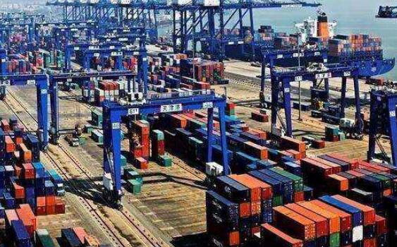 “丝路海运”集装箱吞吐量突破100万标箱
