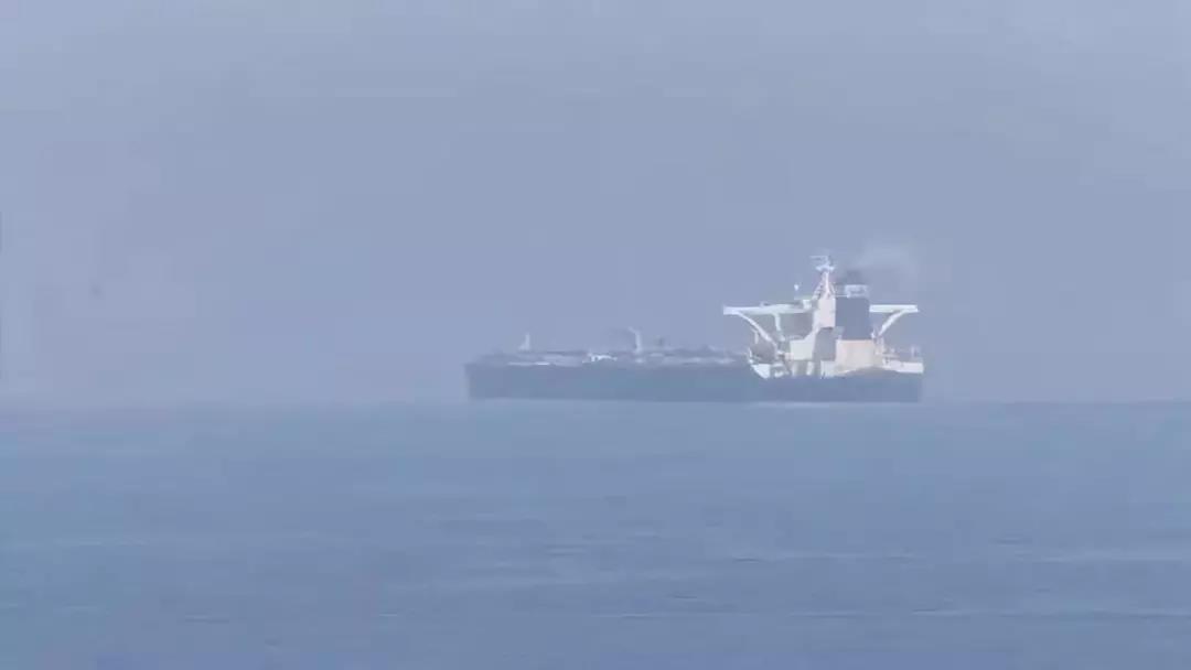 重大突发！伊朗油轮在红海海域发生爆炸，国际油价大涨！