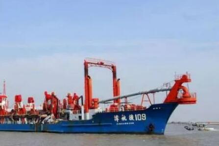 中国首艘可艏吹作业耙吸式挖泥船“津航浚109”轮正式退役