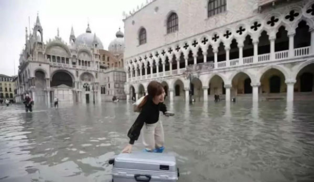 末日般的破坏！水城威尼斯80%被淹 60余艘船只受损严重