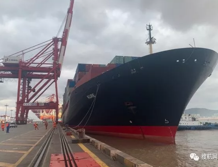 海关港口加班加点一路绿灯，这艘停靠上海港的集装箱船来头不小！