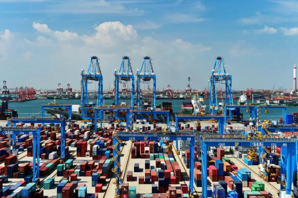 持股超20%还要买，中远海运看上青岛港什么？