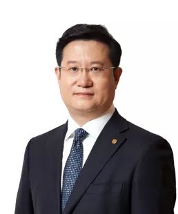 邓仁杰接任招商港口董事长