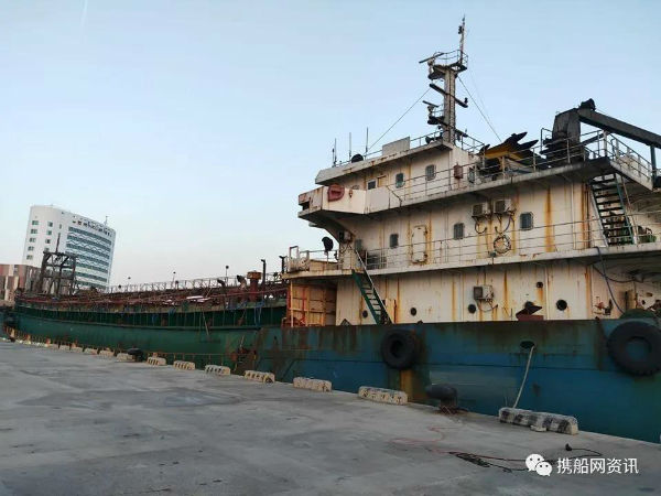 台湾“海巡署”：船员坐牢！2艘海峡挖沙、装沙船拍卖！！