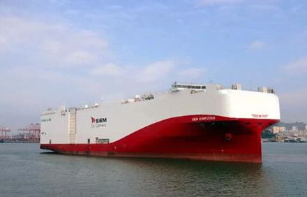 厦船重工交付全球首艘7500车LNG汽车滚装船