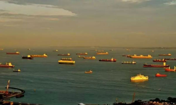 新加坡港口防疫期间将继续开放 提供基本海运服务