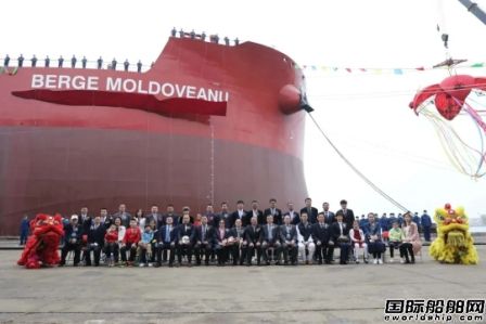 渤船重工一艘21万吨散货船签字交付